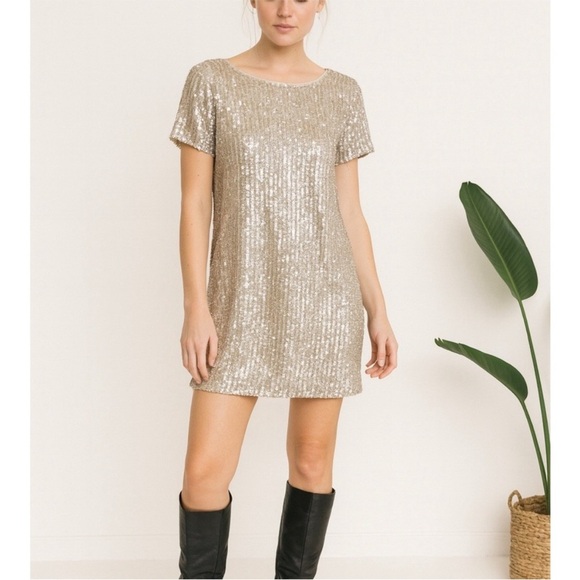 MSK Dresses & Skirts - MSK Champagne Gold Sequin TShirt Shift Mini Dress Size Medium